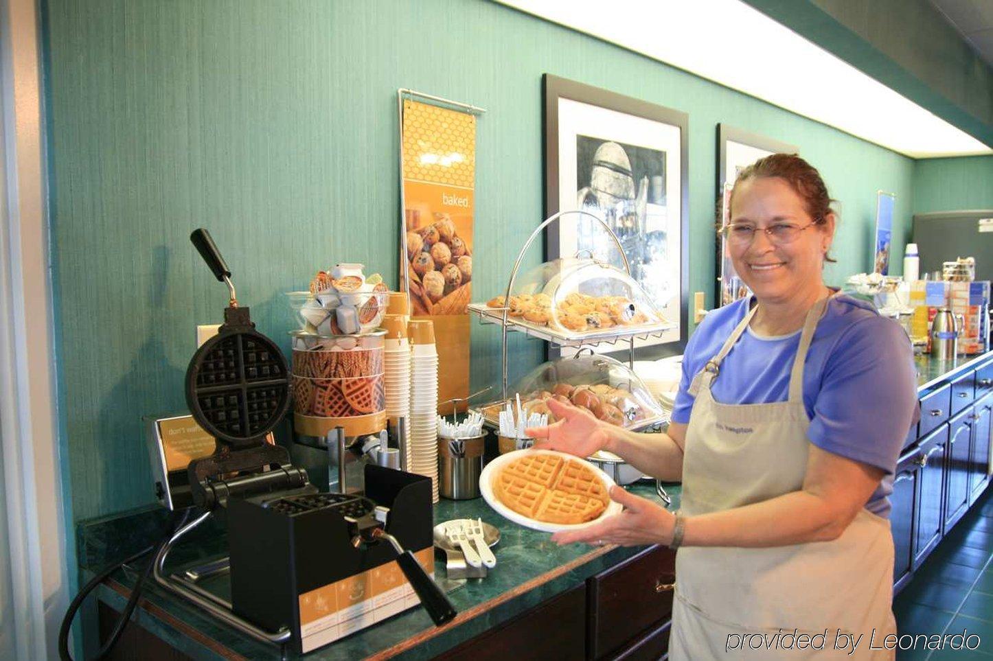 Hampton Inn By Hilton Clarksville Restoran fotoğraf
